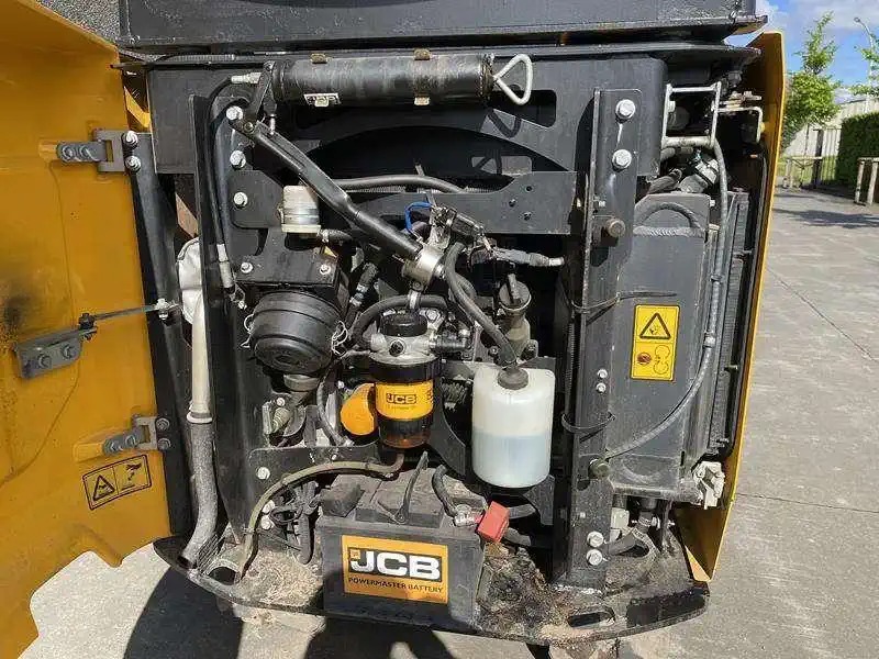 Mini-pelle d’occasion JCB 15C-1 – Image 4