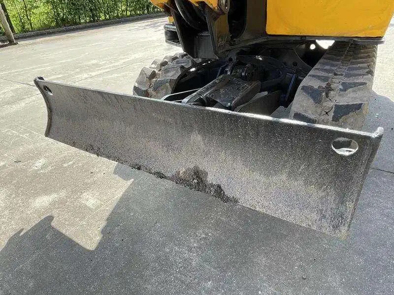 Mini-pelle d’occasion JCB 15C-1 – Image 15