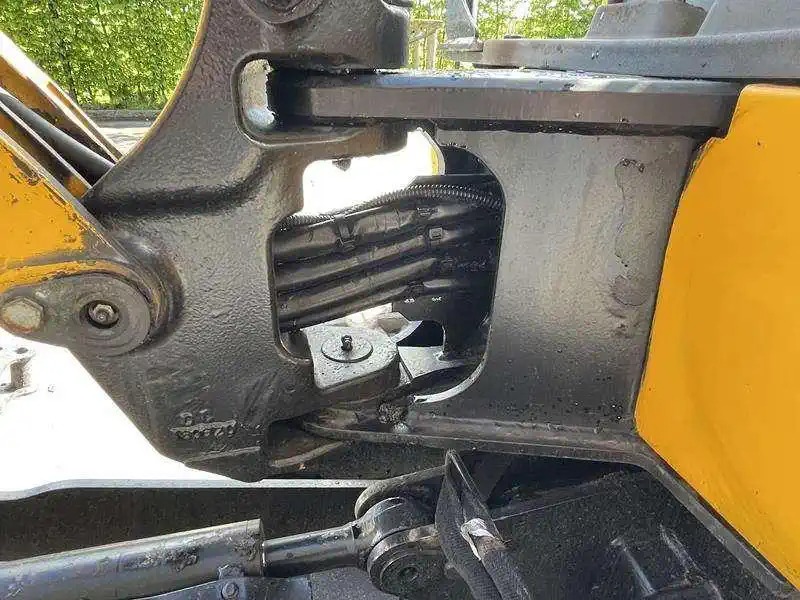 Mini-pelle d’occasion JCB 15C-1 – Image 14