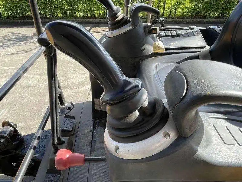 Mini-pelle d’occasion JCB 15C-1 – Image 13