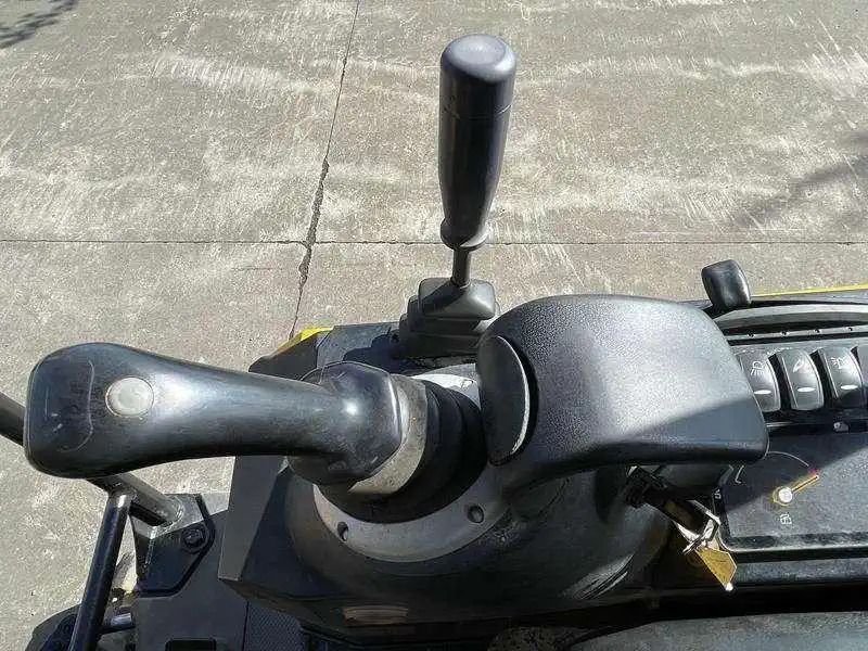 Mini-pelle d’occasion JCB 15C-1 – Image 11