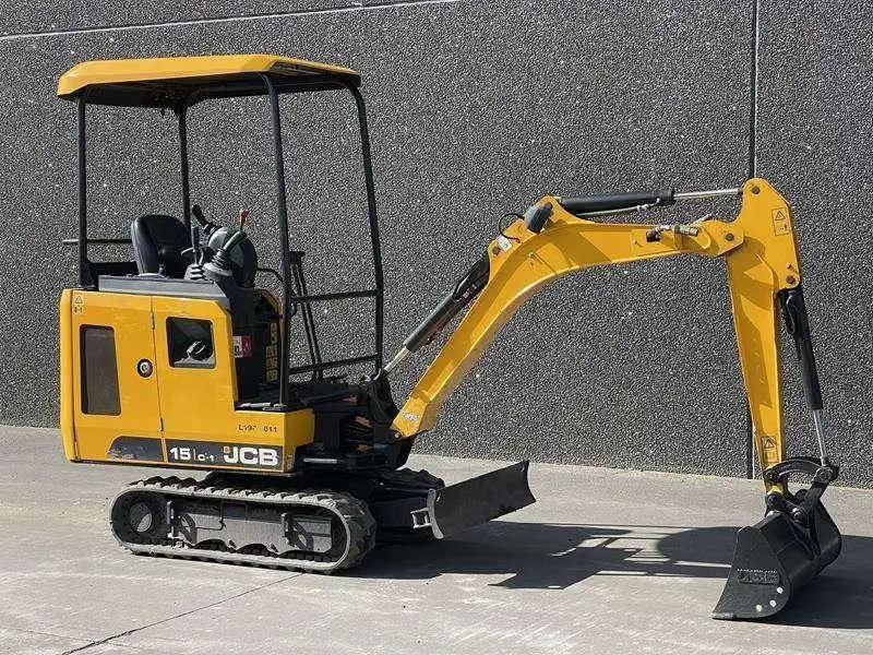 Mini-pelle d’occasion JCB 15C-1 – Image 21