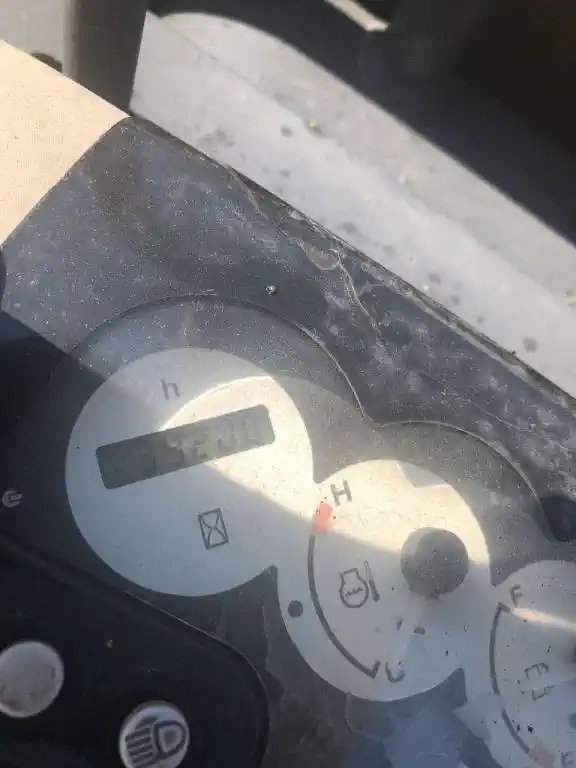 Mini-pelle d’occasion Komatsu PC30MR-2 – Image 6