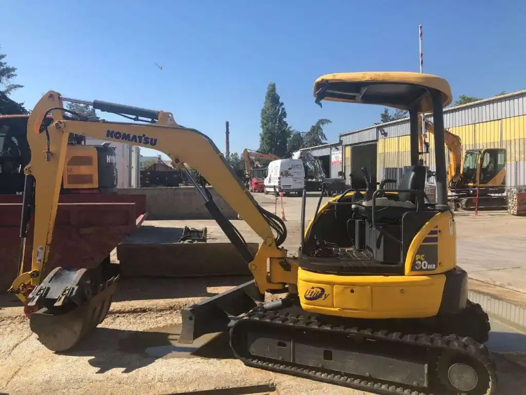 Mini-pelle d’occasion Komatsu PC30MR-2 – Image 2