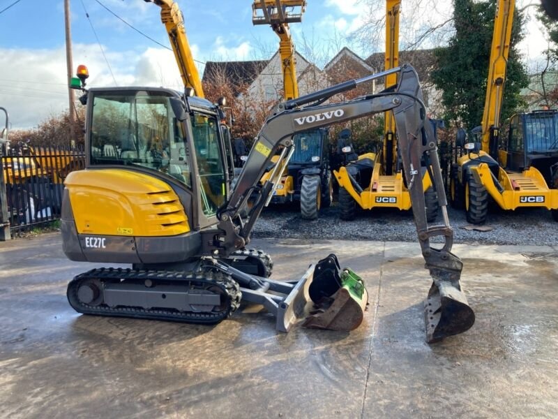 Mini-pelle d’occasion Volvo EC27C (2015), 3 095 h – Cabine fermée avec climatisation – Image 7