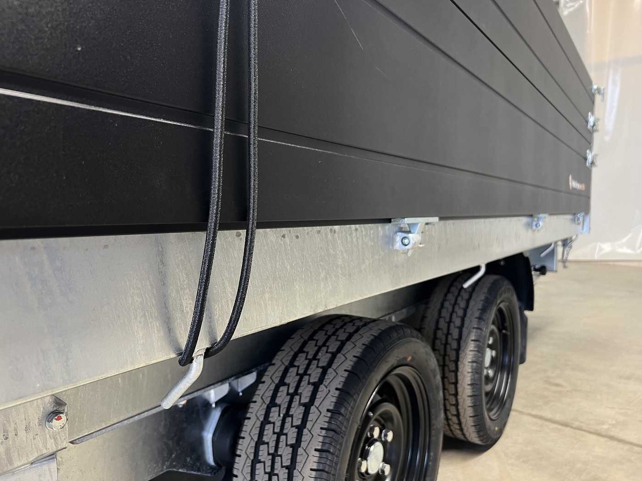 REMORQUE benne basculante SARIS basculement multidirectionnel Charge utile 2 536 kg – Image 5