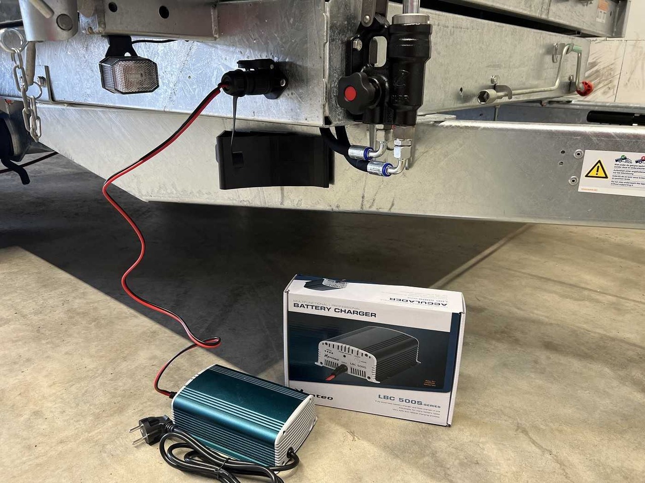 REMORQUE benne basculante SARIS basculement multidirectionnel Charge utile 2 536 kg – Image 2