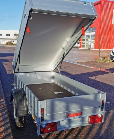 Remorque Bagagère avec capot Charge utile 594 kg Sans Permis E