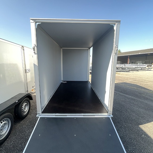 Remorque Fourgon Saris avec porte latérale Hayon de chargement PTAC 2000 kg