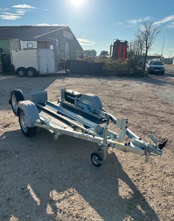 Remorque porte-moto sans permis E avec système de basculement – Image 2